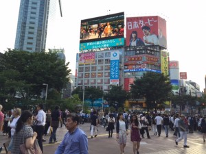Hyper-metropolitan: A crowded street crossing in Shibuya. - Rony Ballouz 