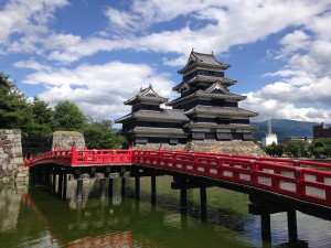 Matsumoto Castle: I liked the contrast between the gray castle and the red bridge, while coy fish were swimming in the water. It was supposed to rain this weekend, but it turned out to be a hot, sunny day. ~ Shweta Modi